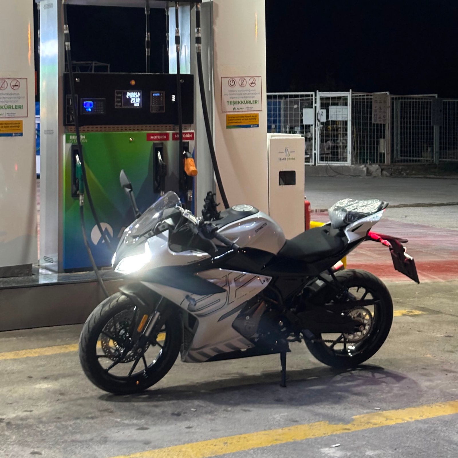 CFmoto 250 SR 2026 fotoğraf 4